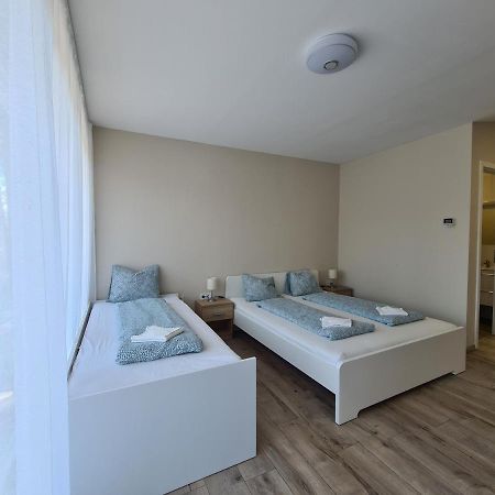 Oet Fenyo Apartmanhaz Siofok Exterior photo