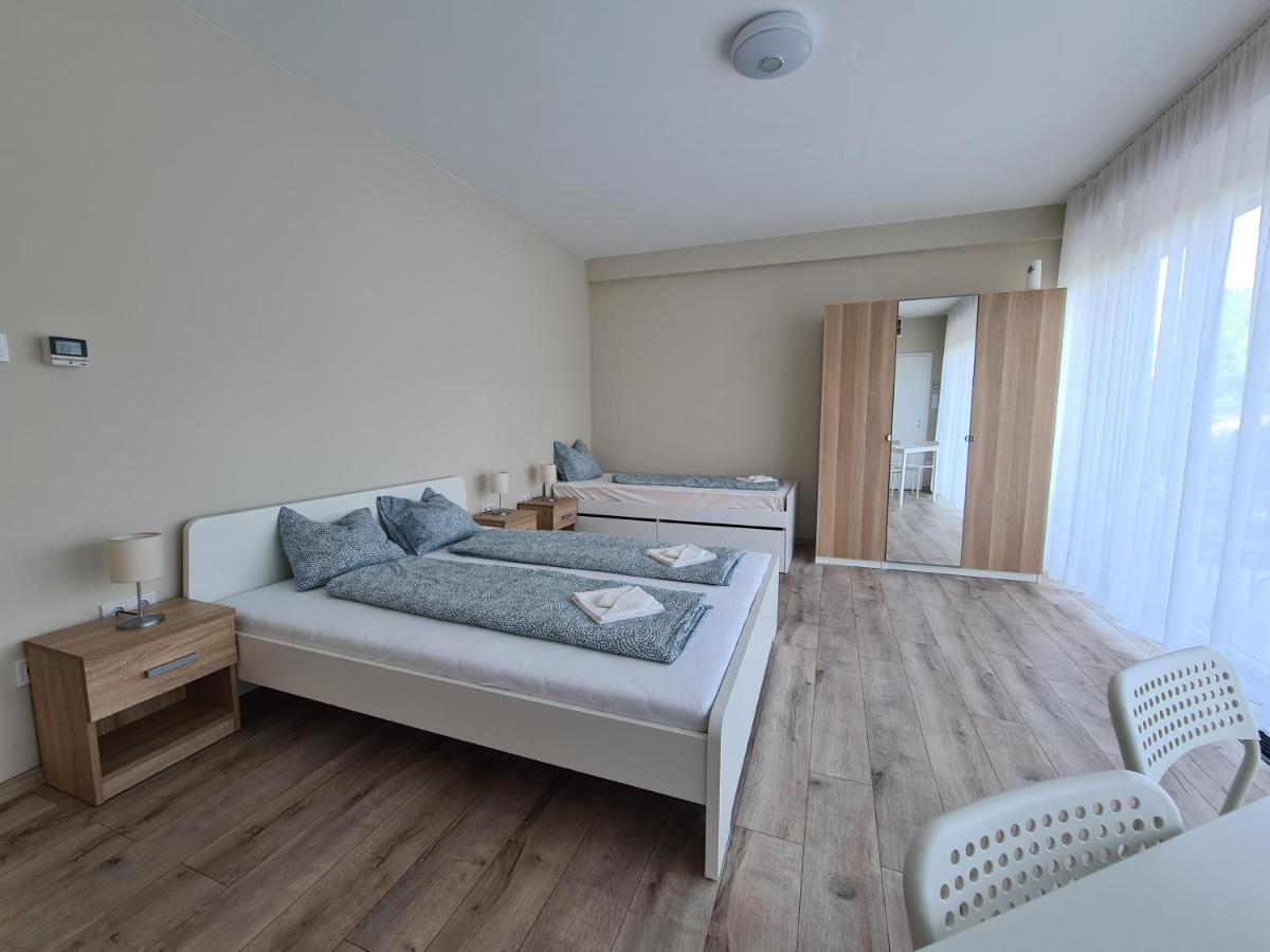 Oet Fenyo Apartmanhaz Siofok Exterior photo