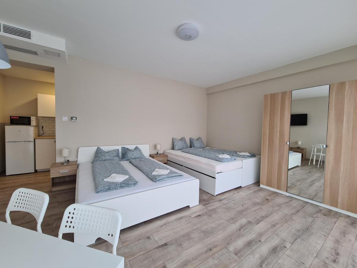 Oet Fenyo Apartmanhaz Siofok Exterior photo