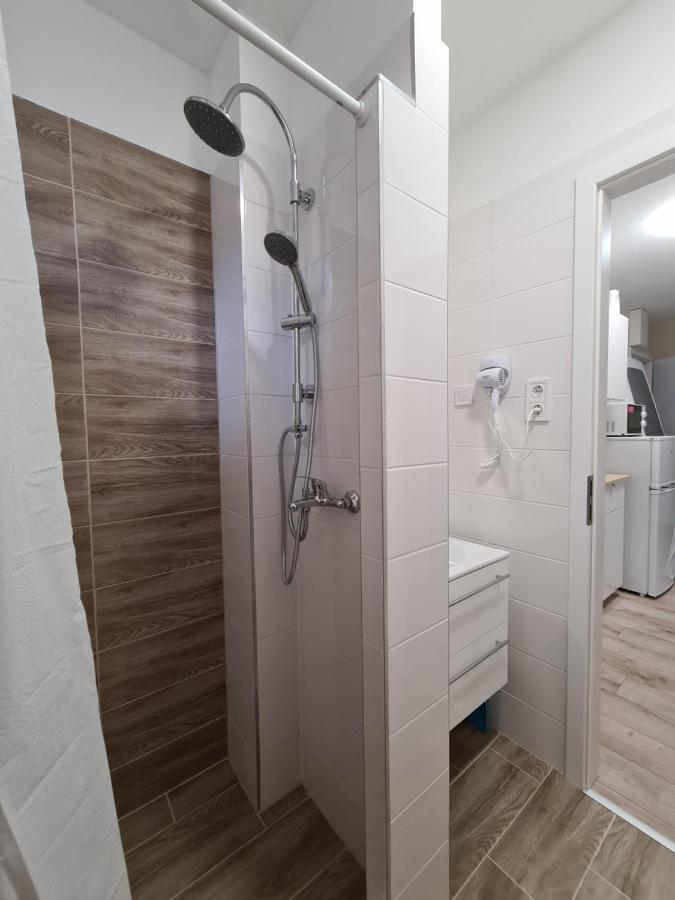 Oet Fenyo Apartmanhaz Siofok Exterior photo