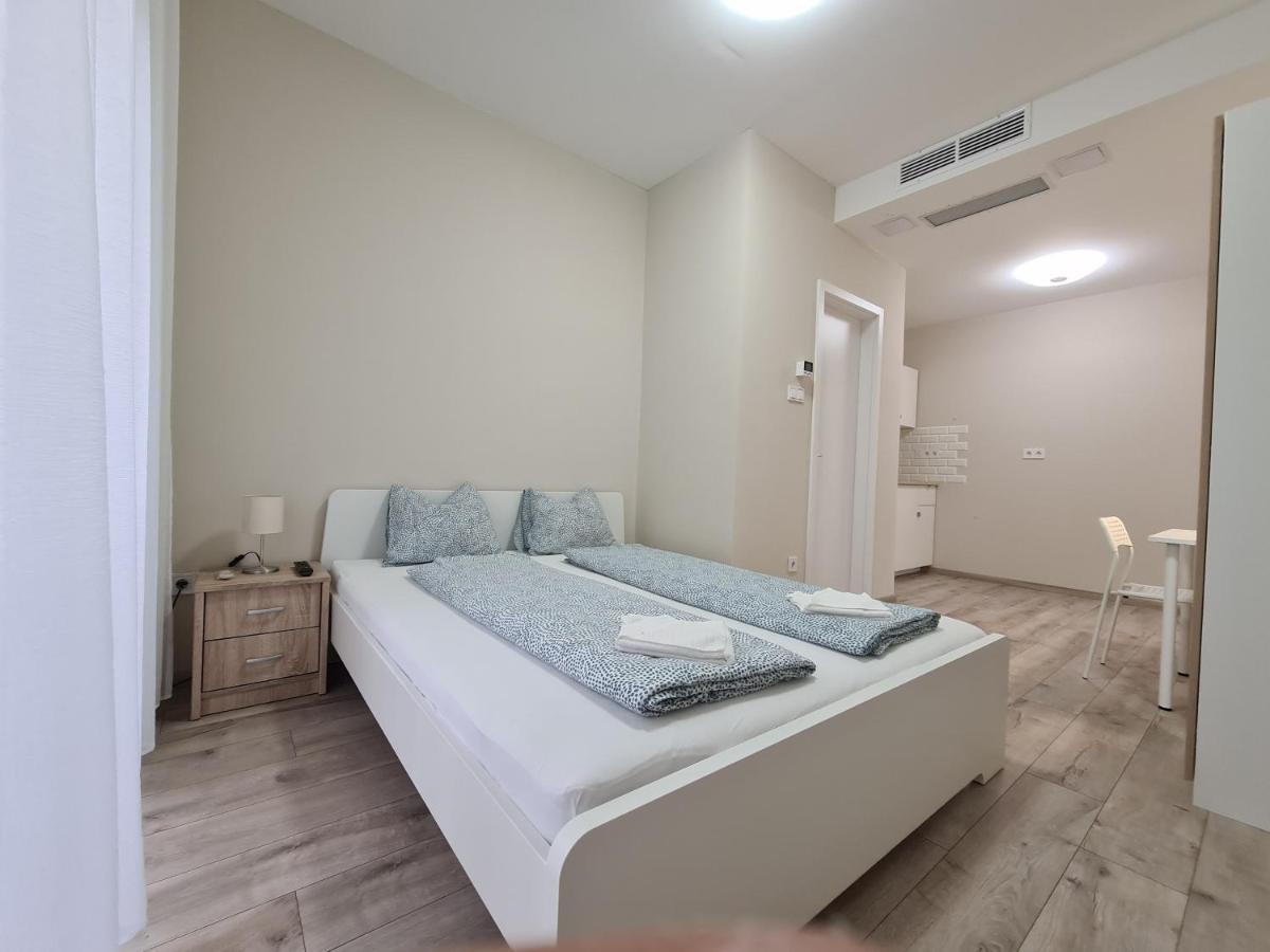 Oet Fenyo Apartmanhaz Siofok Exterior photo